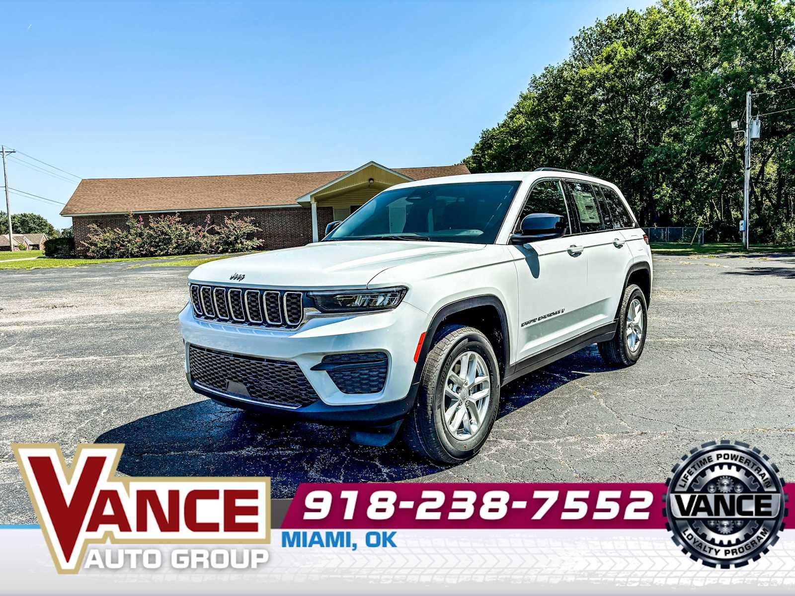 2025 Jeep Grand Cherokee GRAND CHEROKEE LAREDO X 4X4