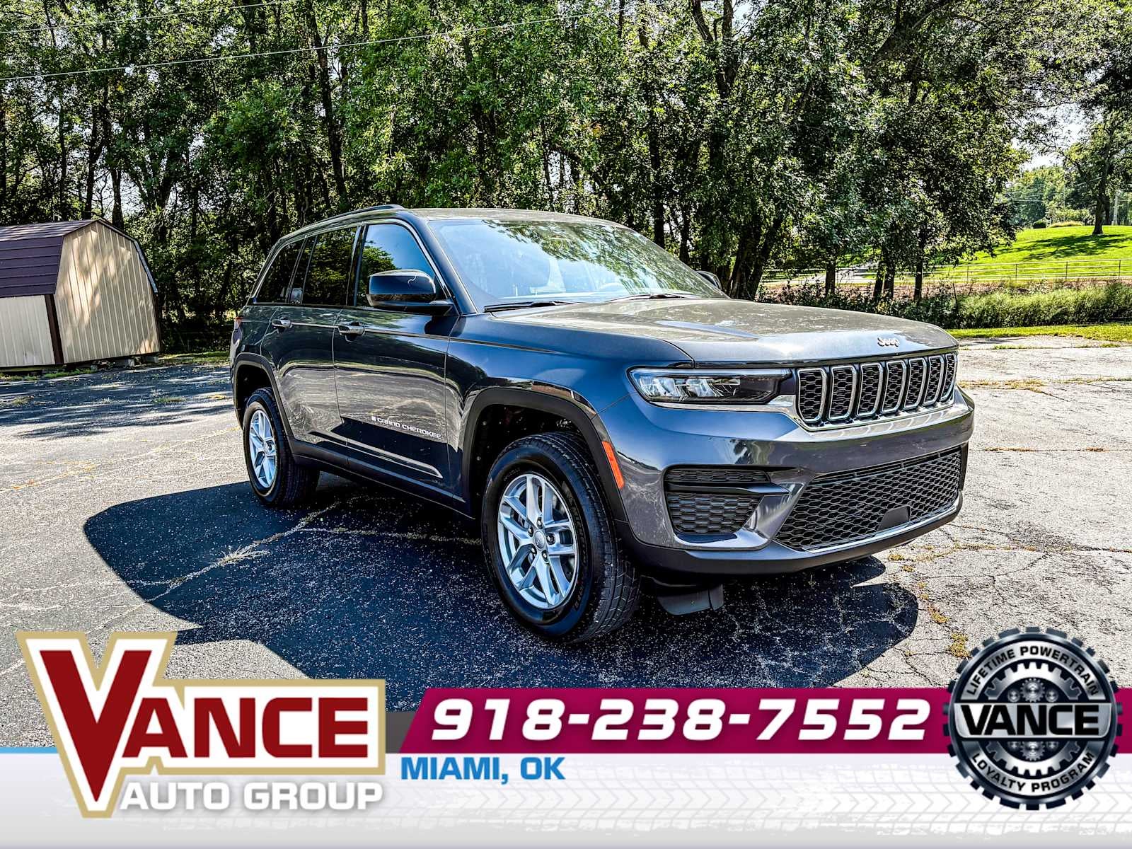 2025 Jeep Grand Cherokee GRAND CHEROKEE LAREDO X 4X4