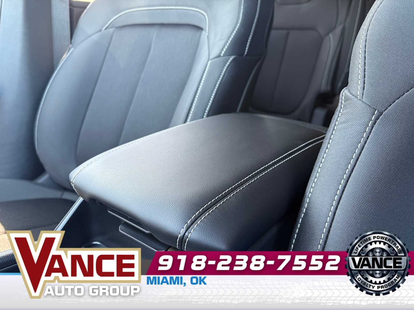 2025 Jeep Grand Cherokee L GRAND CHEROKEE L LAREDO X 4X4