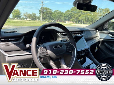 2025 Jeep Grand Cherokee L GRAND CHEROKEE L LAREDO X 4X4