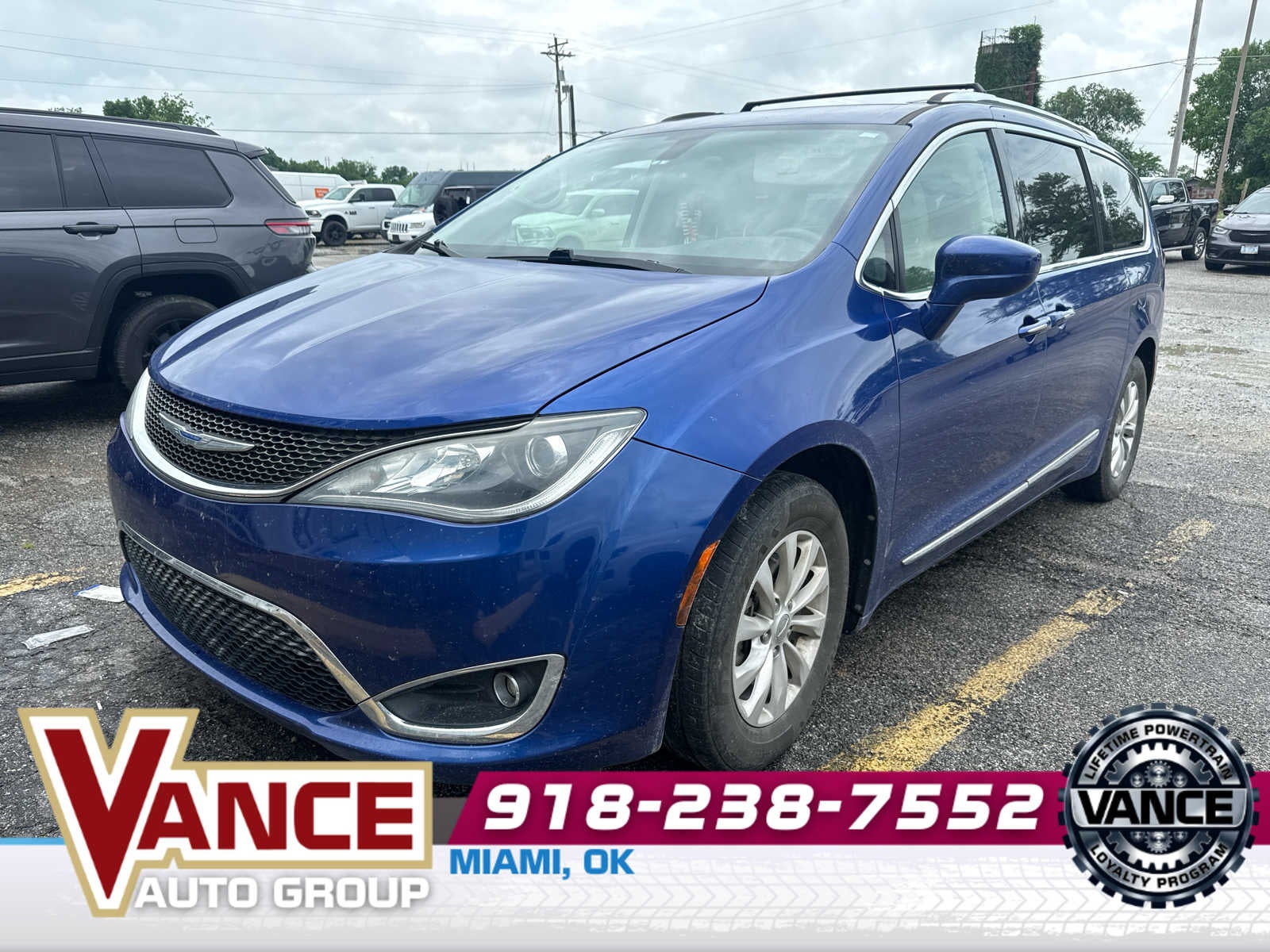 2019 Chrysler Pacifica Touring L's photo