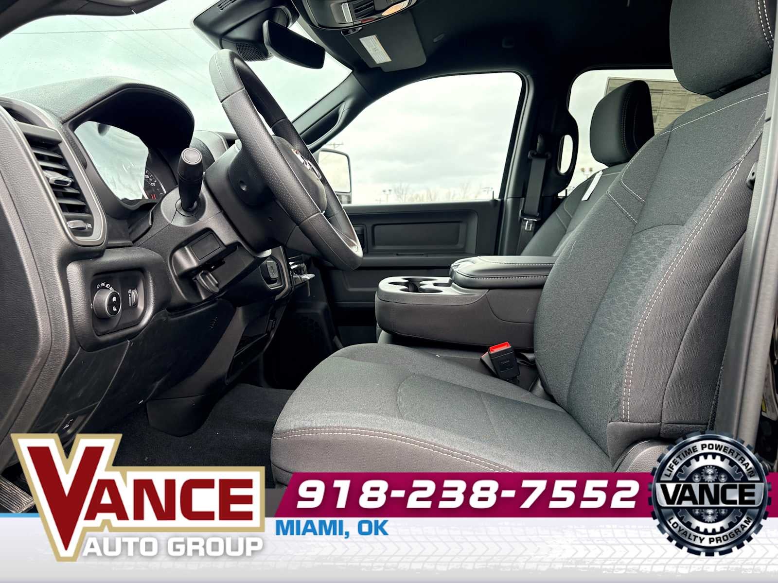 2026 RAM Ram 2500 RAM 2500 BLACK EXPRESS CREW CAB 4X4 6'4' BOX