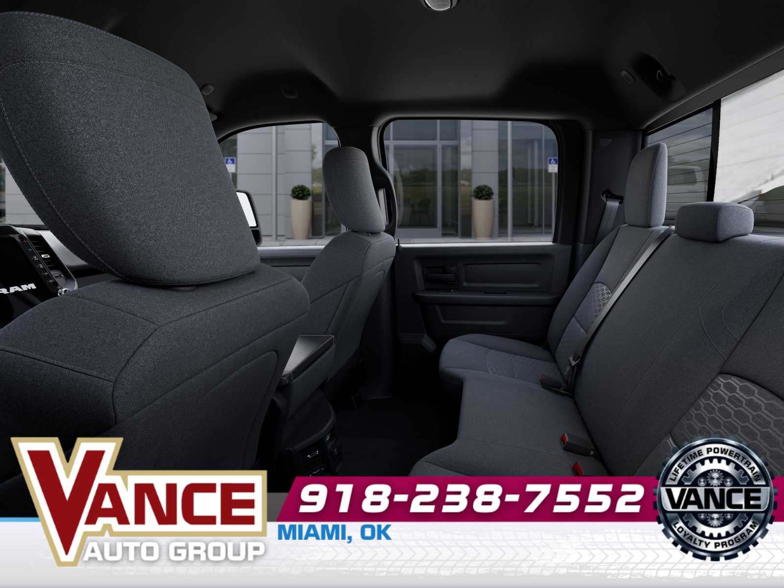 2026 RAM Ram 2500 RAM 2500 BLACK EXPRESS CREW CAB 4X4 6'4' BOX