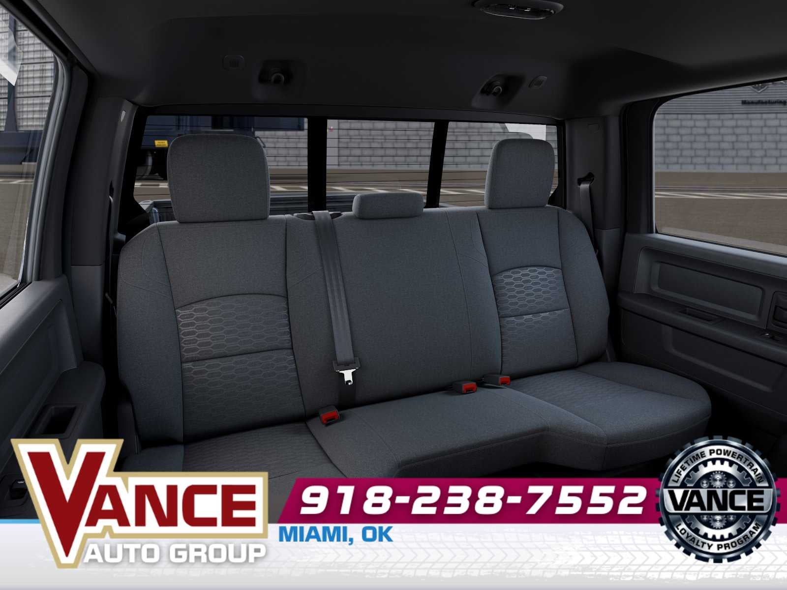 2026 RAM Ram 2500 RAM 2500 BLACK EXPRESS CREW CAB 4X4 6'4' BOX