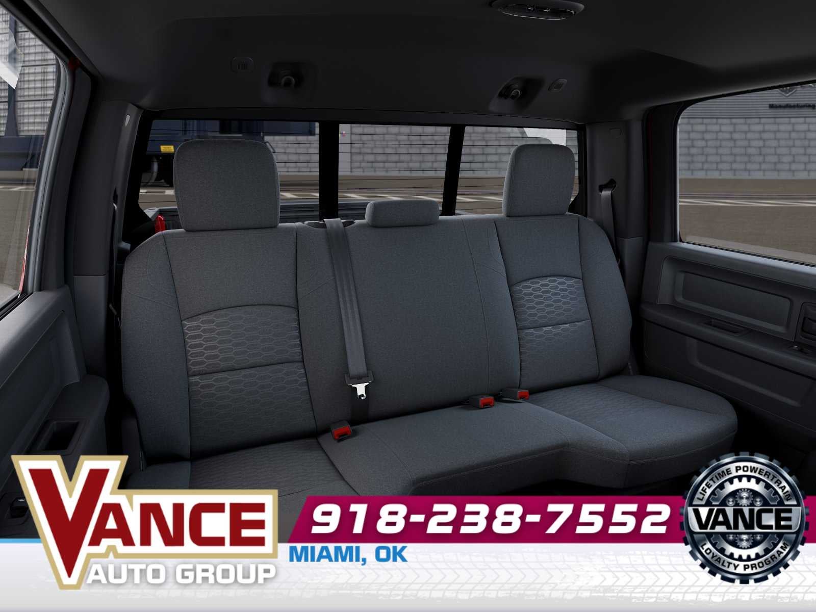 2026 RAM Ram 2500 RAM 2500 BLACK EXPRESS CREW CAB 4X4 6'4' BOX