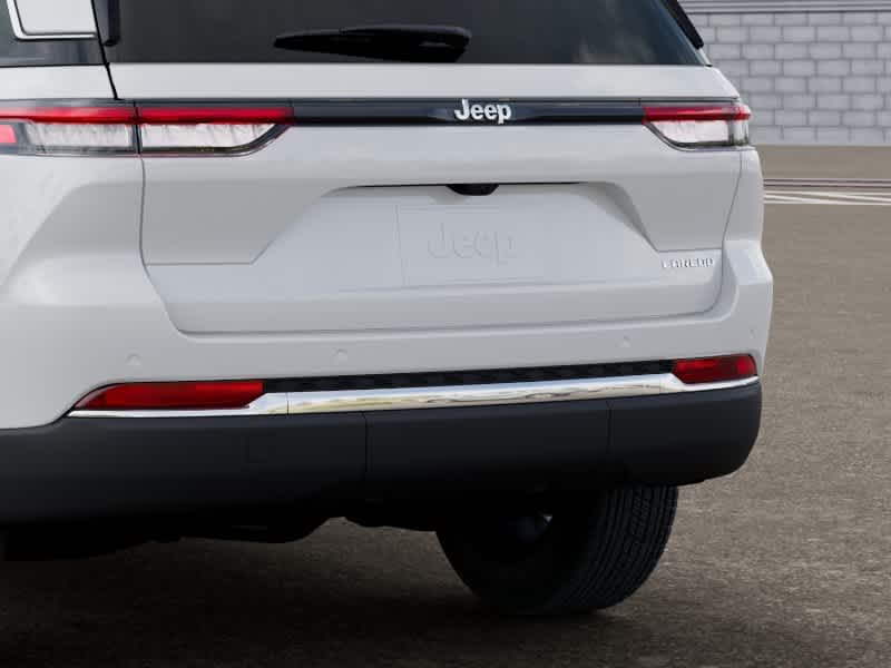 2027 Jeep Grand Cherokee Laredo