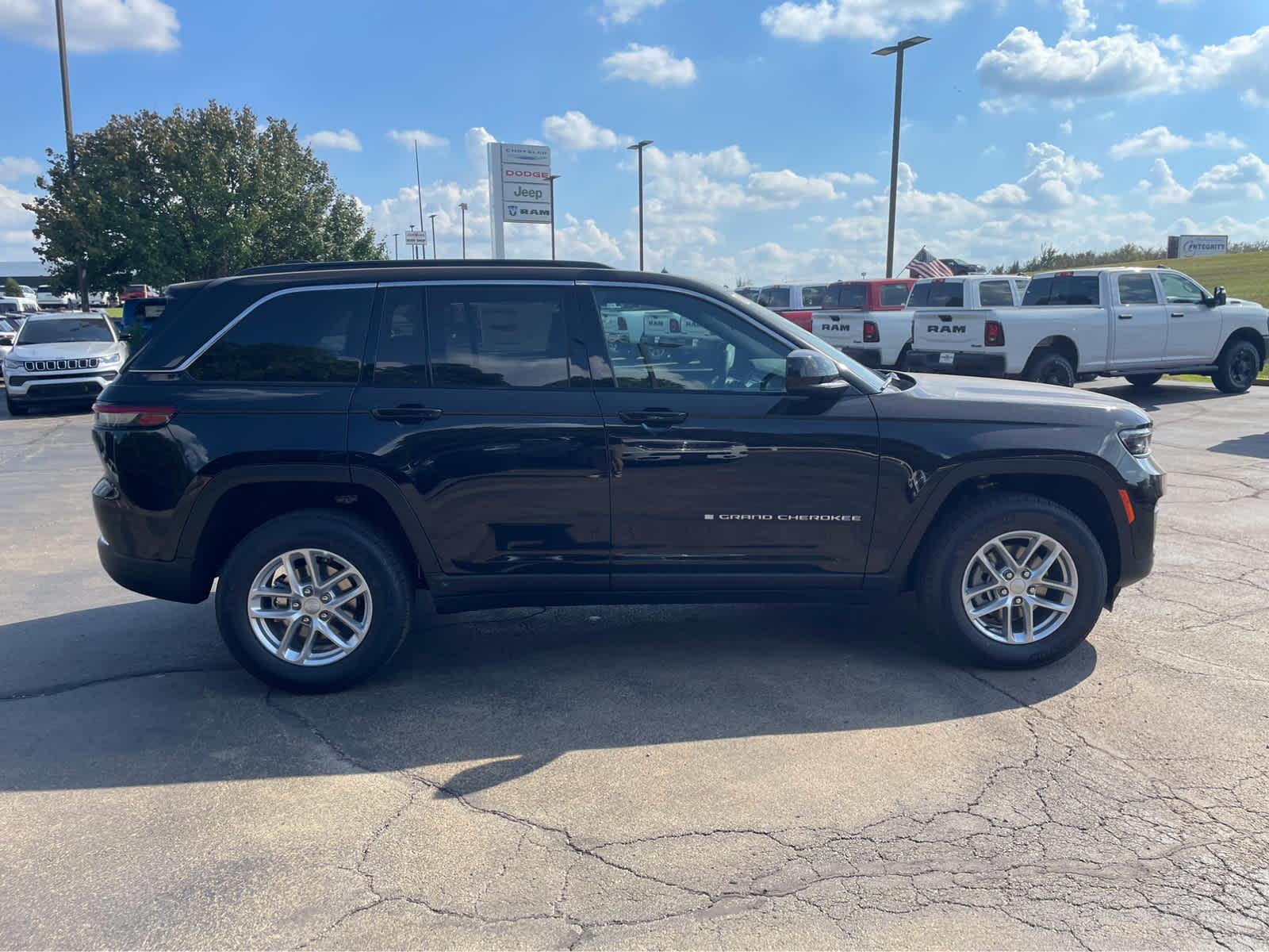 2025 Jeep Grand Cherokee Laredo X