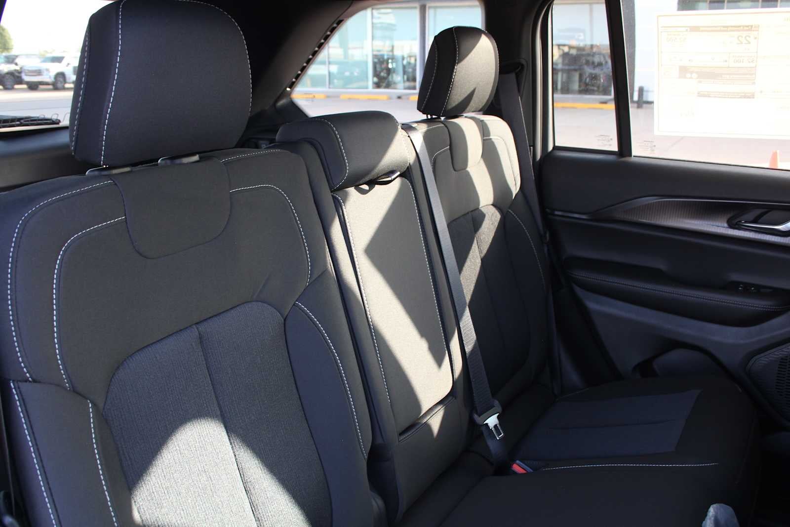 2027 Jeep Grand Cherokee Laredo X