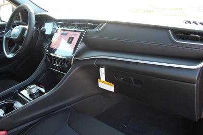 2027 Jeep Grand Cherokee Laredo X