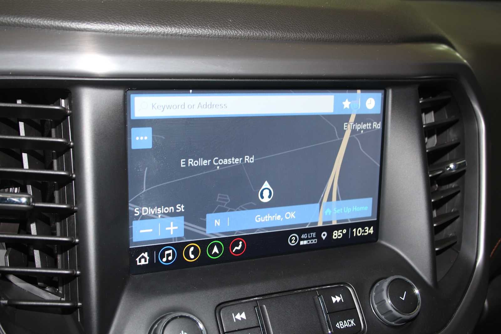 2023 GMC Acadia AT4