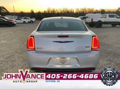 2022 Chrysler 300 Touring