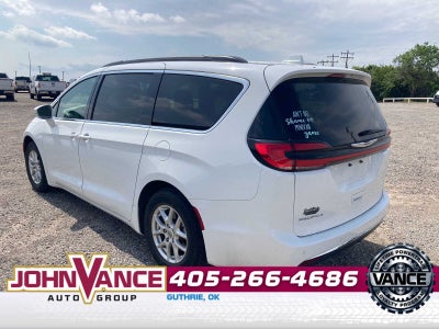 2022 Chrysler Pacifica Touring L
