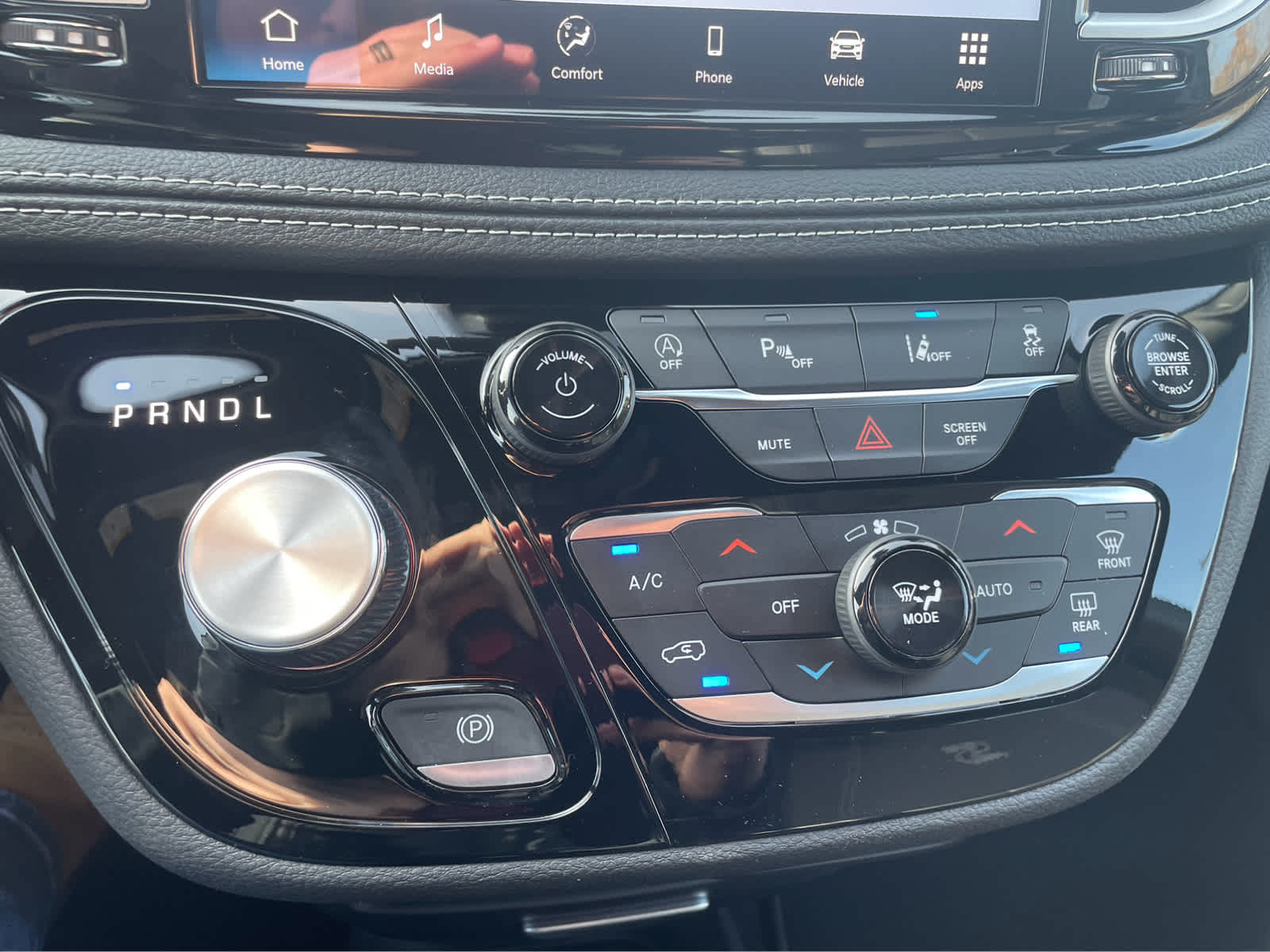 2026 Chrysler Pacifica Select