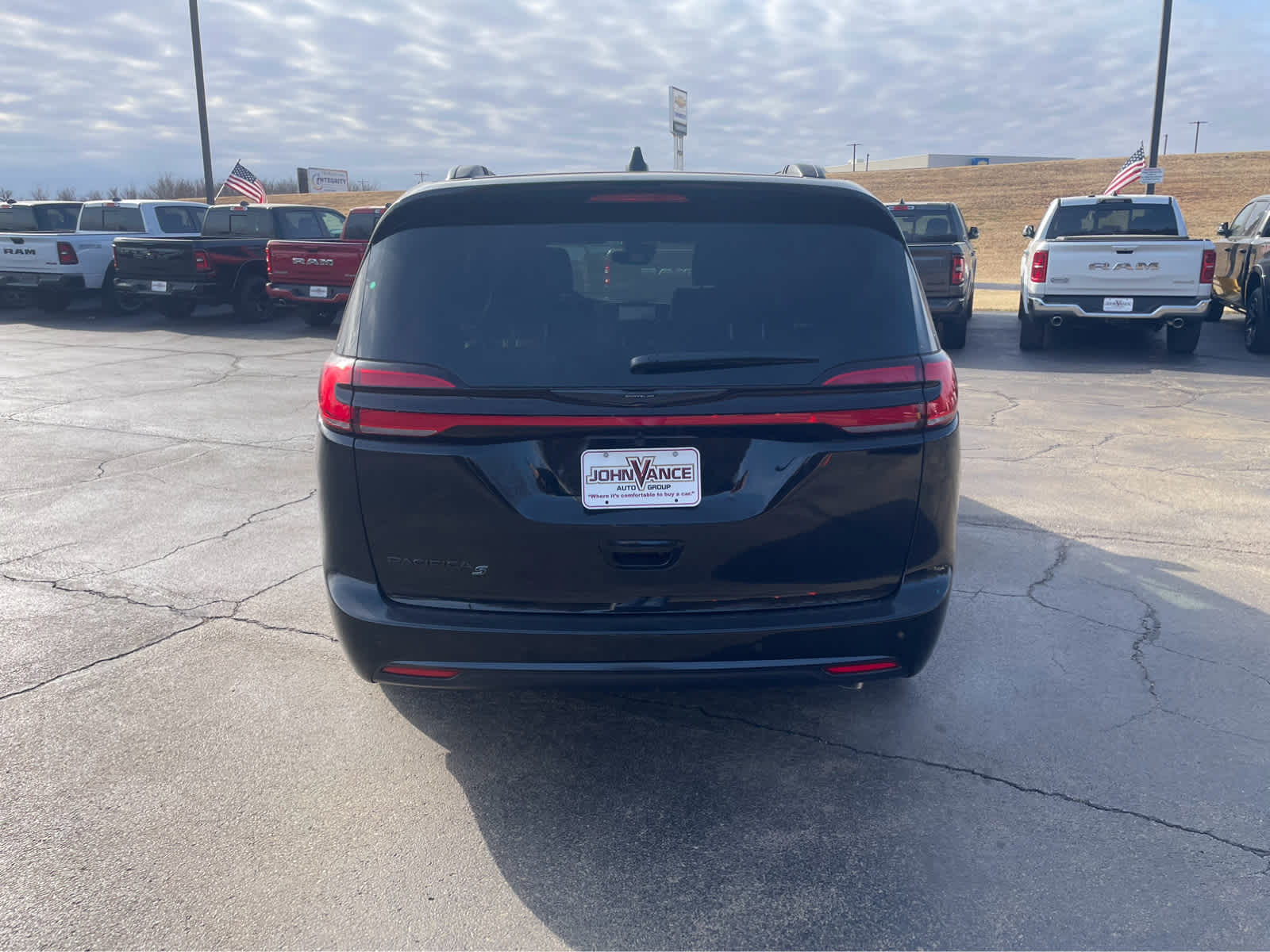 2026 Chrysler Pacifica Select