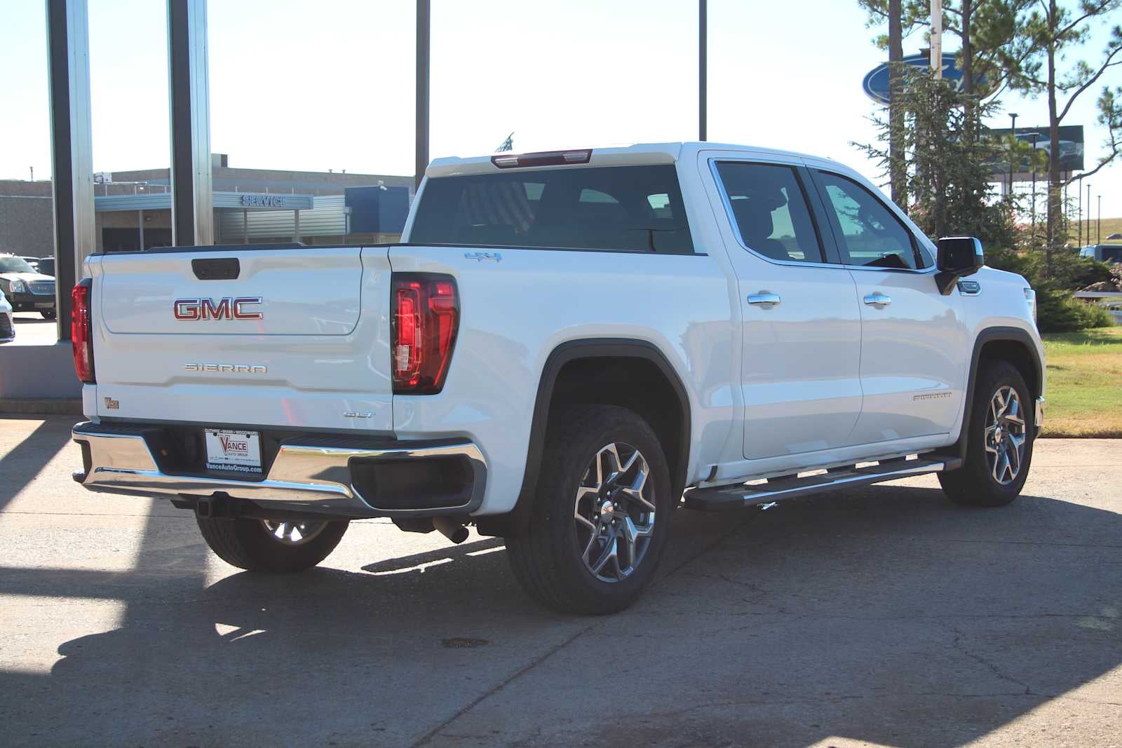 2025 GMC Sierra 1500 SLT