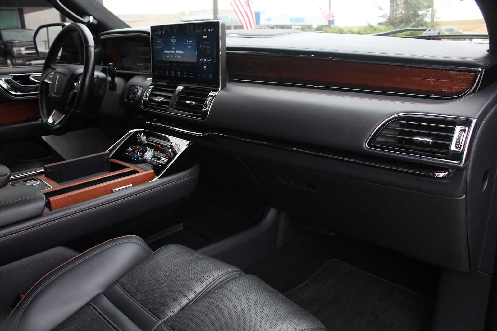 2022 Lincoln Navigator Black Label