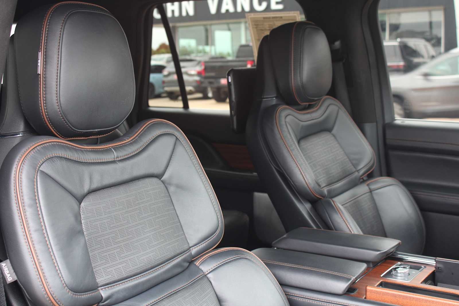2022 Lincoln Navigator Black Label