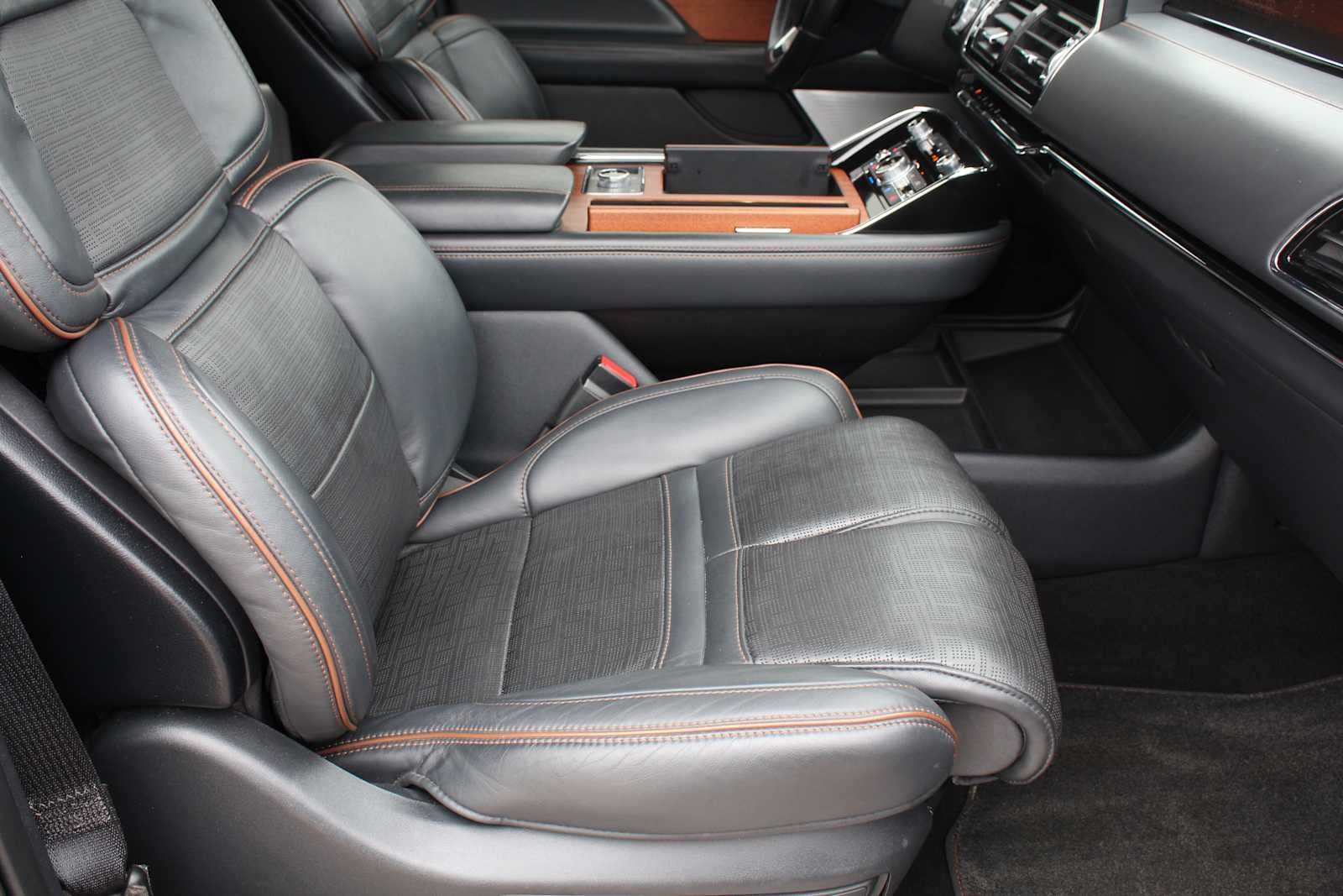 2022 Lincoln Navigator Black Label