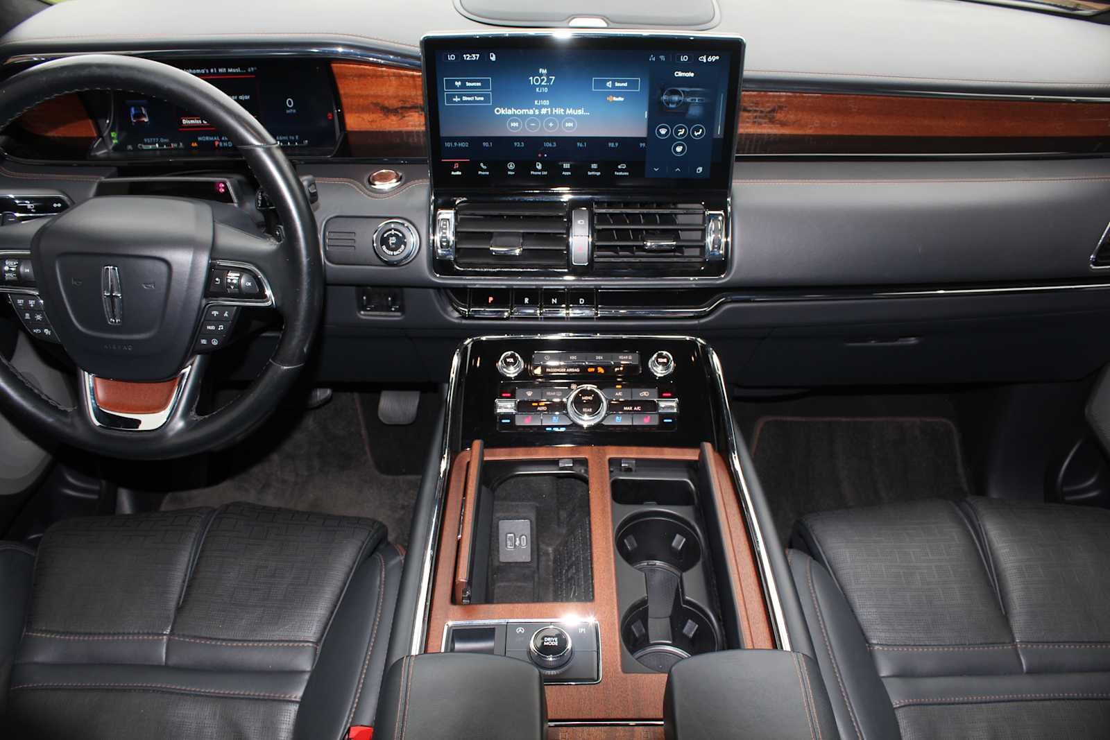 2022 Lincoln Navigator Black Label