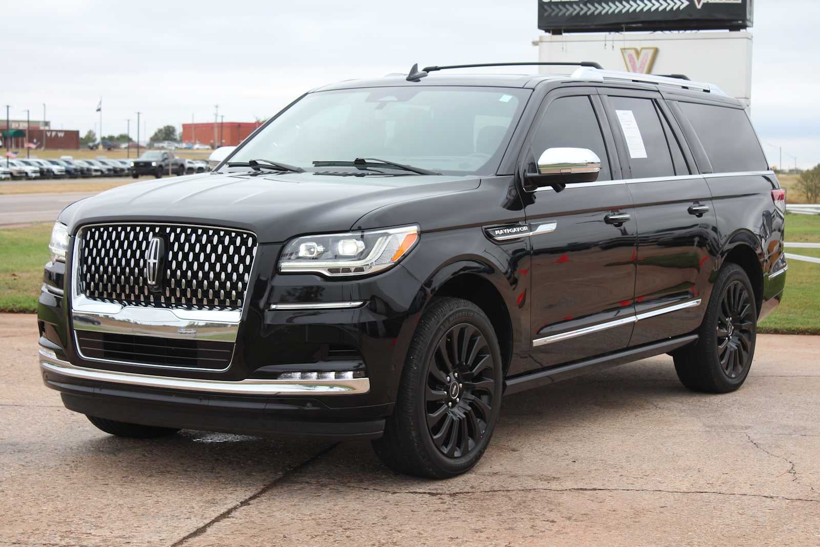 2022 Lincoln Navigator Black Label