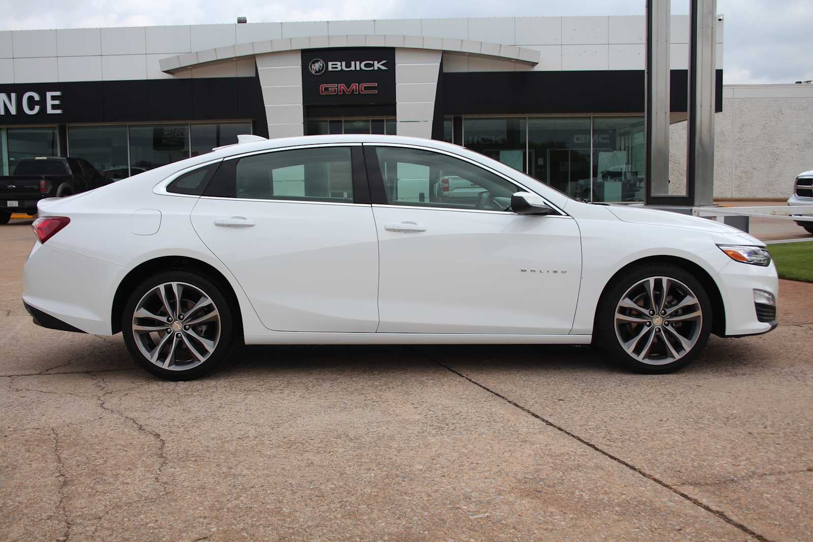 2024 Chevrolet Malibu 2LT