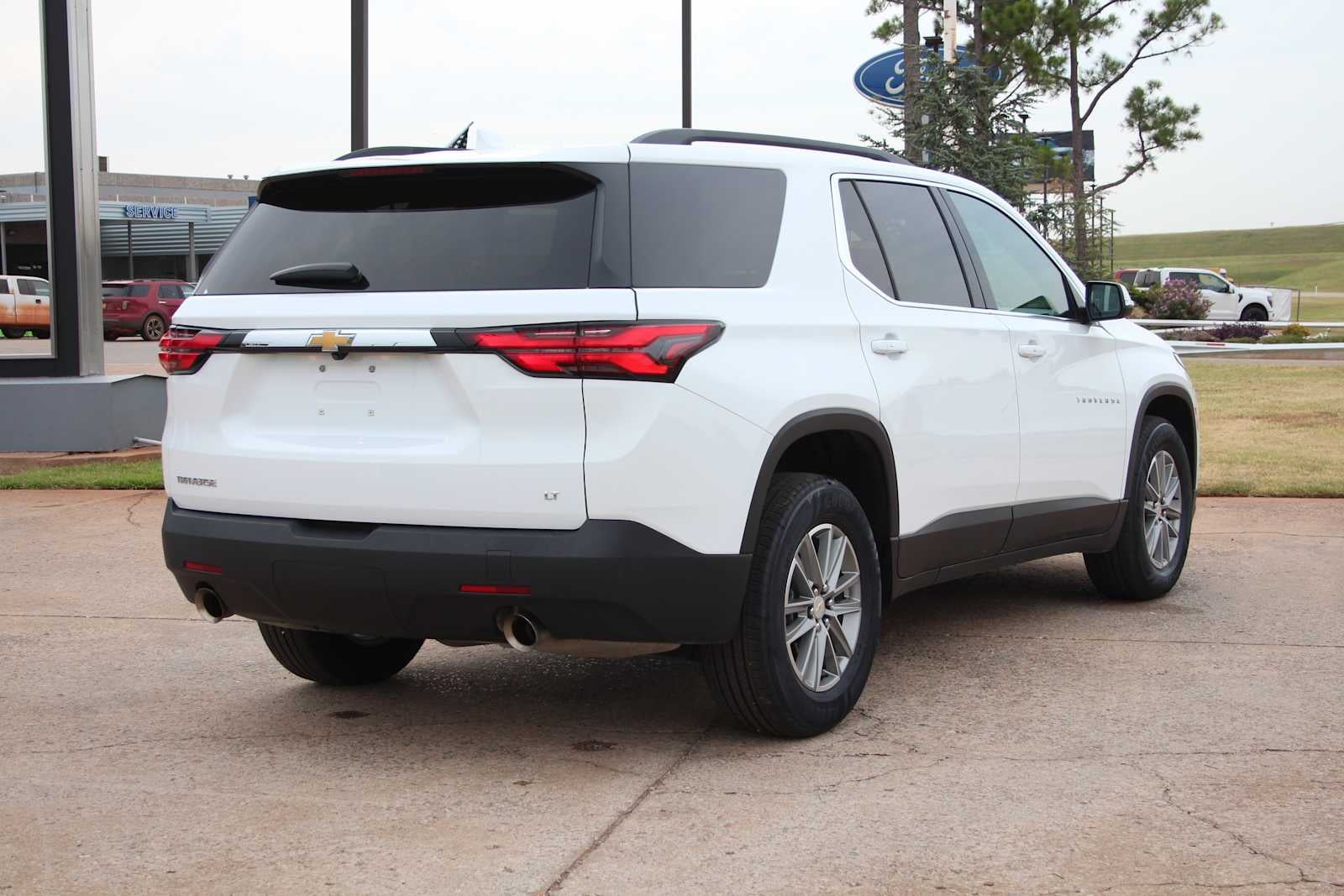 2023 Chevrolet Traverse LT Leather