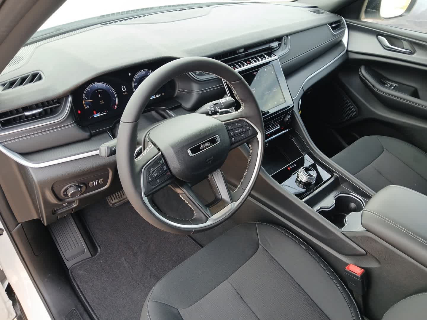 2026 Jeep Grand Cherokee GRAND CHEROKEE LAREDO X 4X4