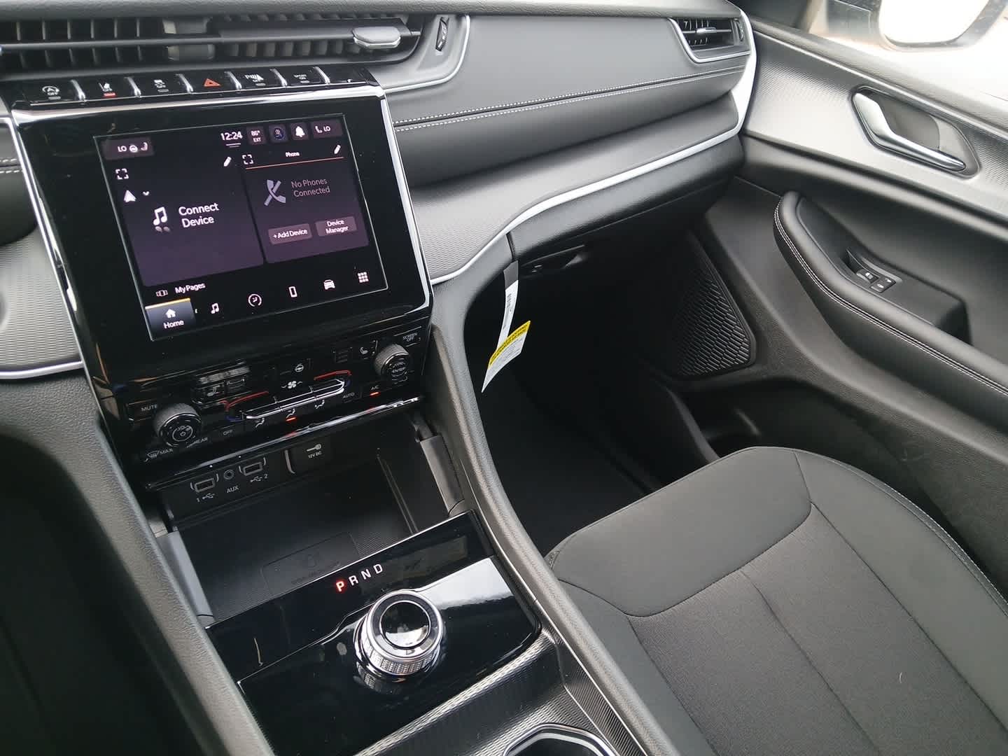 2026 Jeep Grand Cherokee GRAND CHEROKEE LAREDO X 4X4