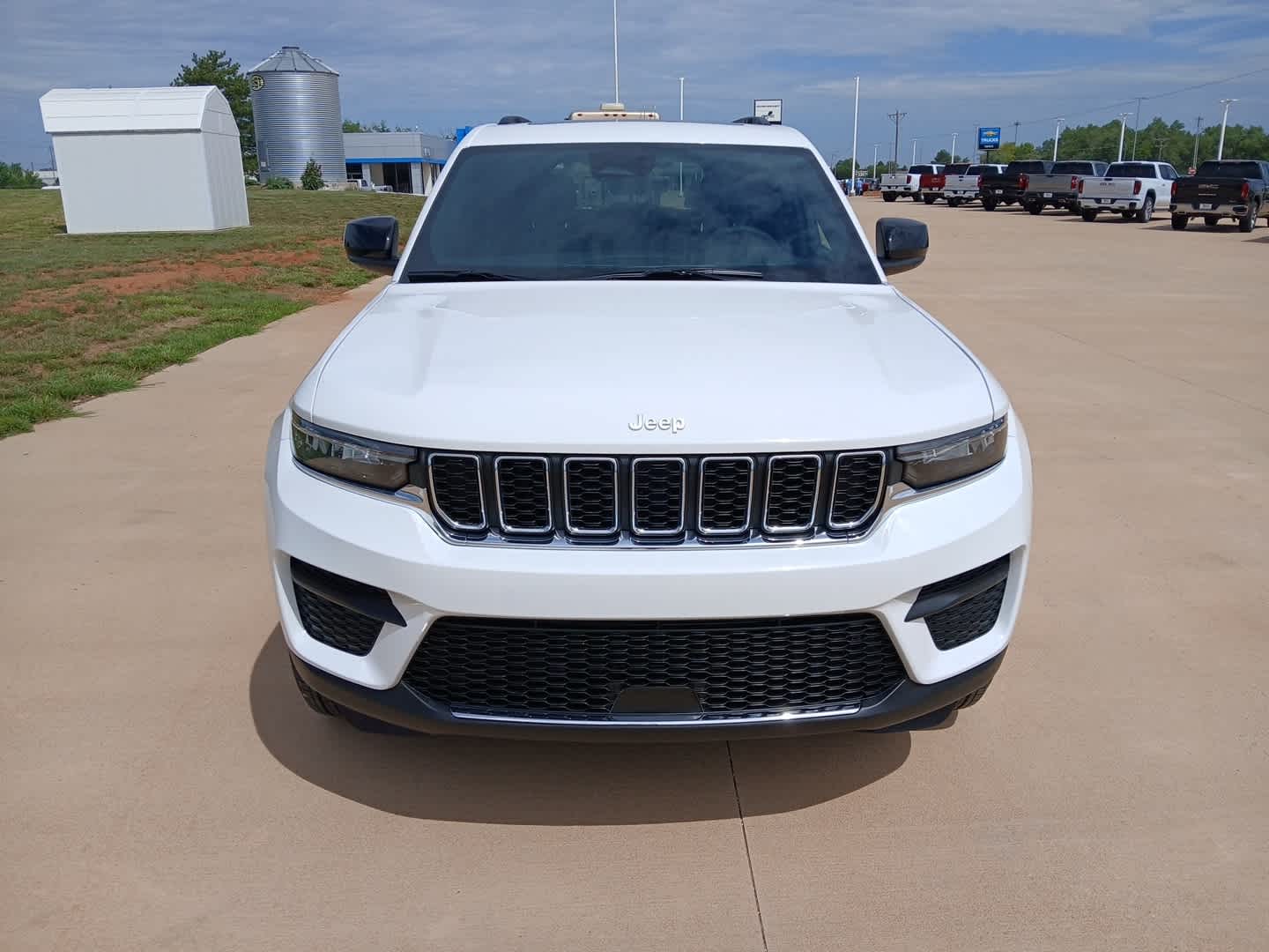 2026 Jeep Grand Cherokee GRAND CHEROKEE LAREDO X 4X4