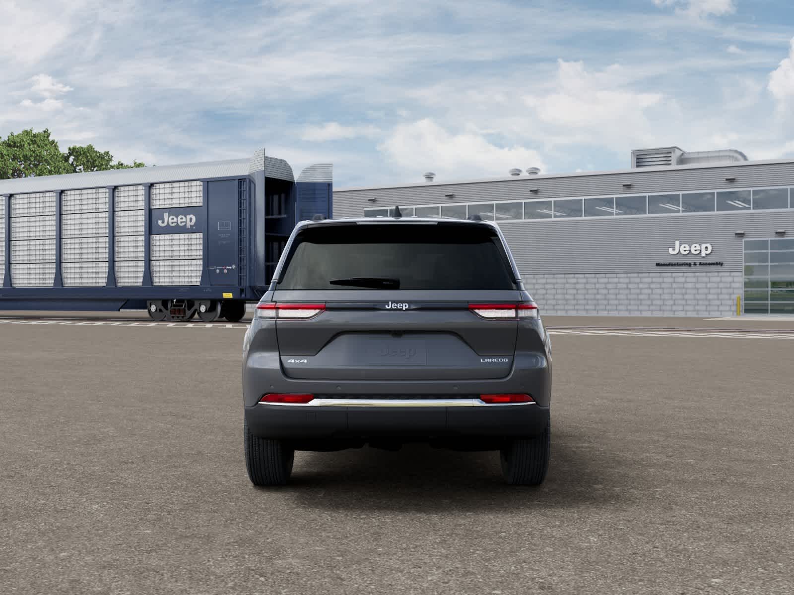 2027 Jeep Grand Cherokee GRAND CHEROKEE LAREDO X 4X4
