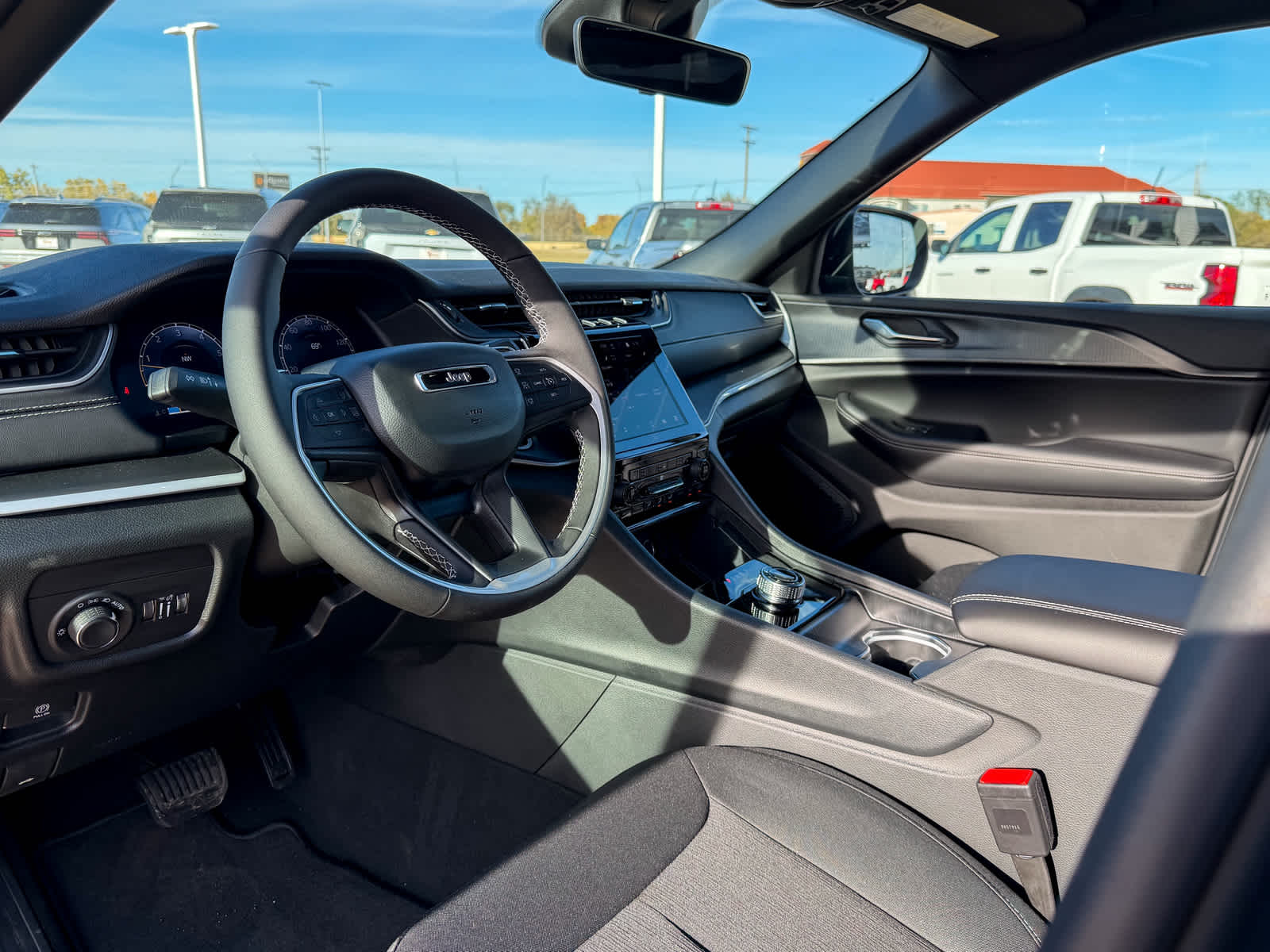 2025 Jeep Grand Cherokee L GRAND CHEROKEE L LAREDO X 4X4