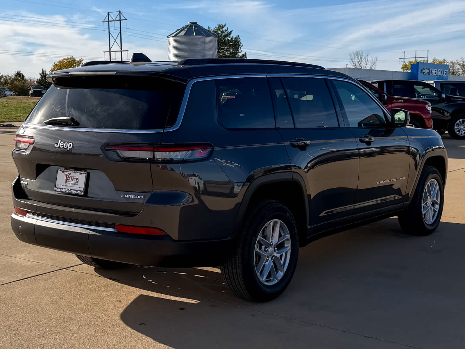 2025 Jeep Grand Cherokee L GRAND CHEROKEE L LAREDO X 4X4
