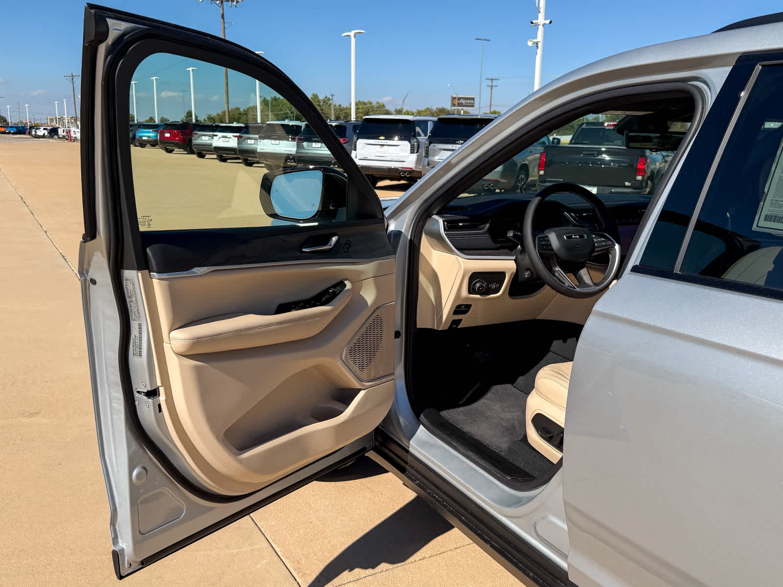 2025 Jeep Grand Cherokee L GRAND CHEROKEE L LIMITED 4X4