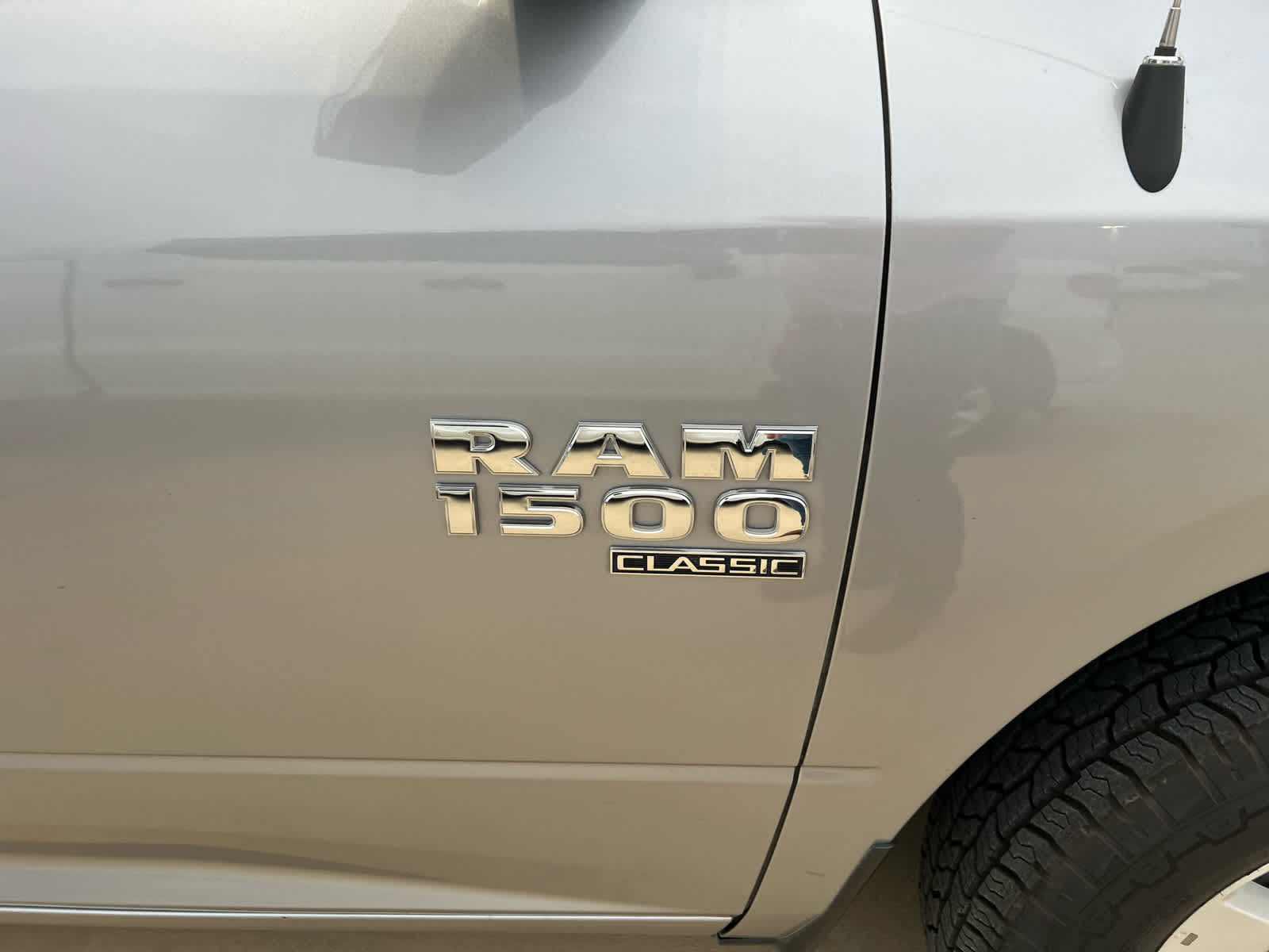 2023 RAM Ram 1500 Classic SLT Crew Cab 4x4 5'7' Box