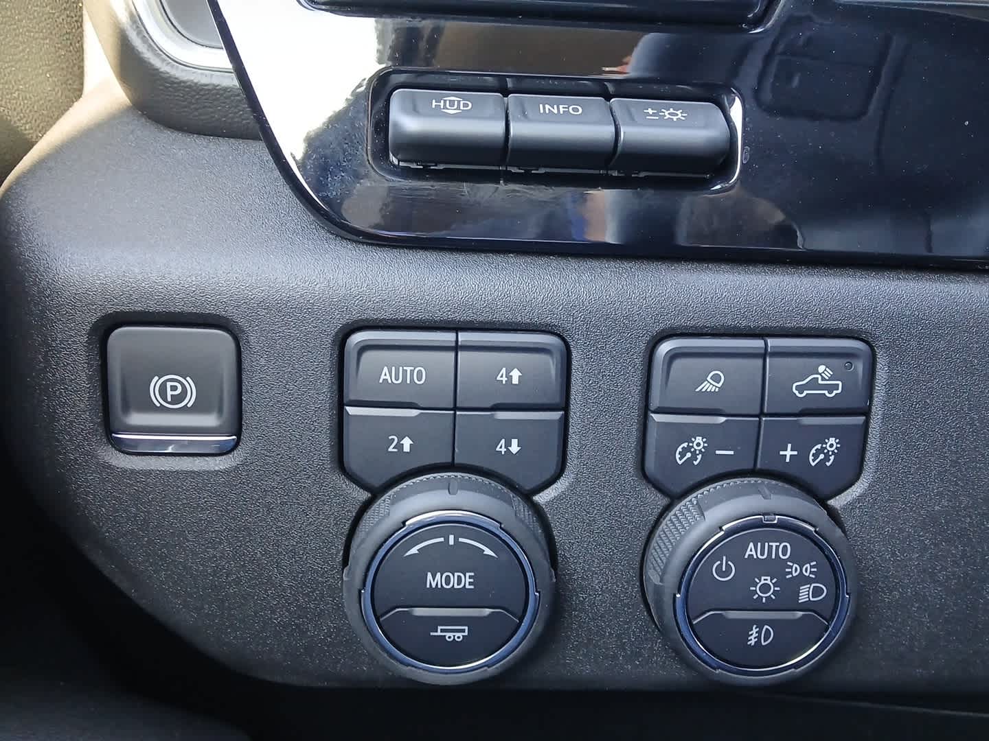 2025 Chevrolet Silverado 3500HD 4WD Crew Cab Long Bed LTZ