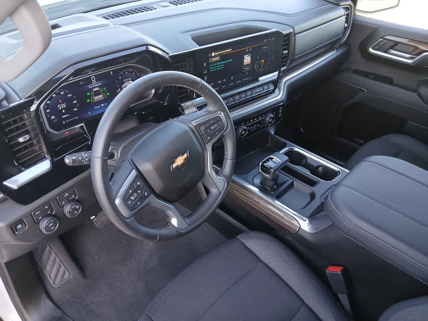 2026 Chevrolet Silverado 1500 4WD Crew Cab Standard Bed LT