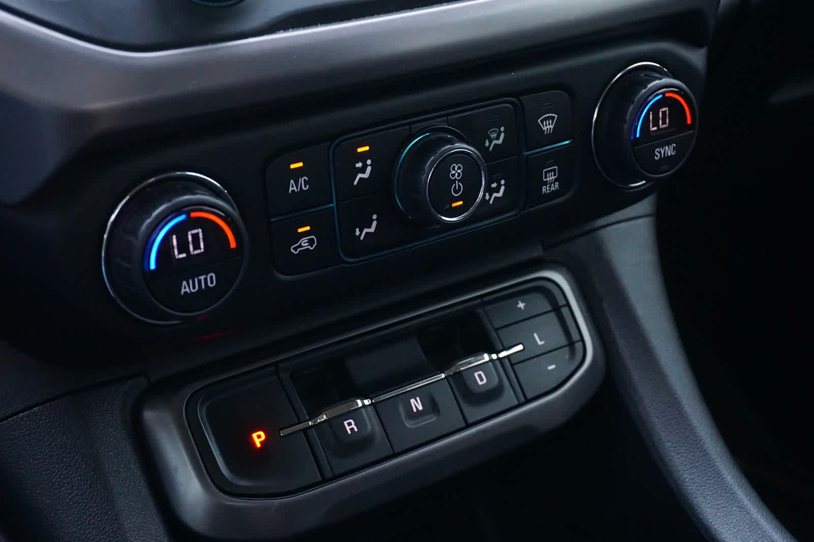 2022 GMC Acadia AWD AT4