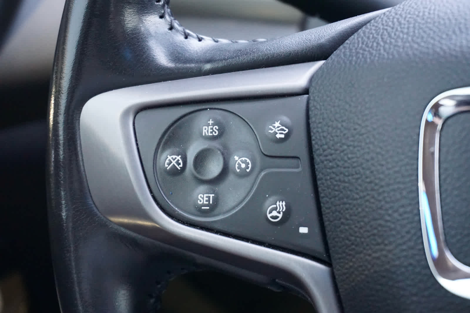 2022 GMC Acadia AWD AT4