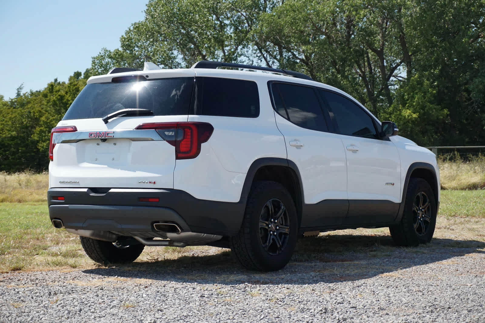 2022 GMC Acadia AWD AT4