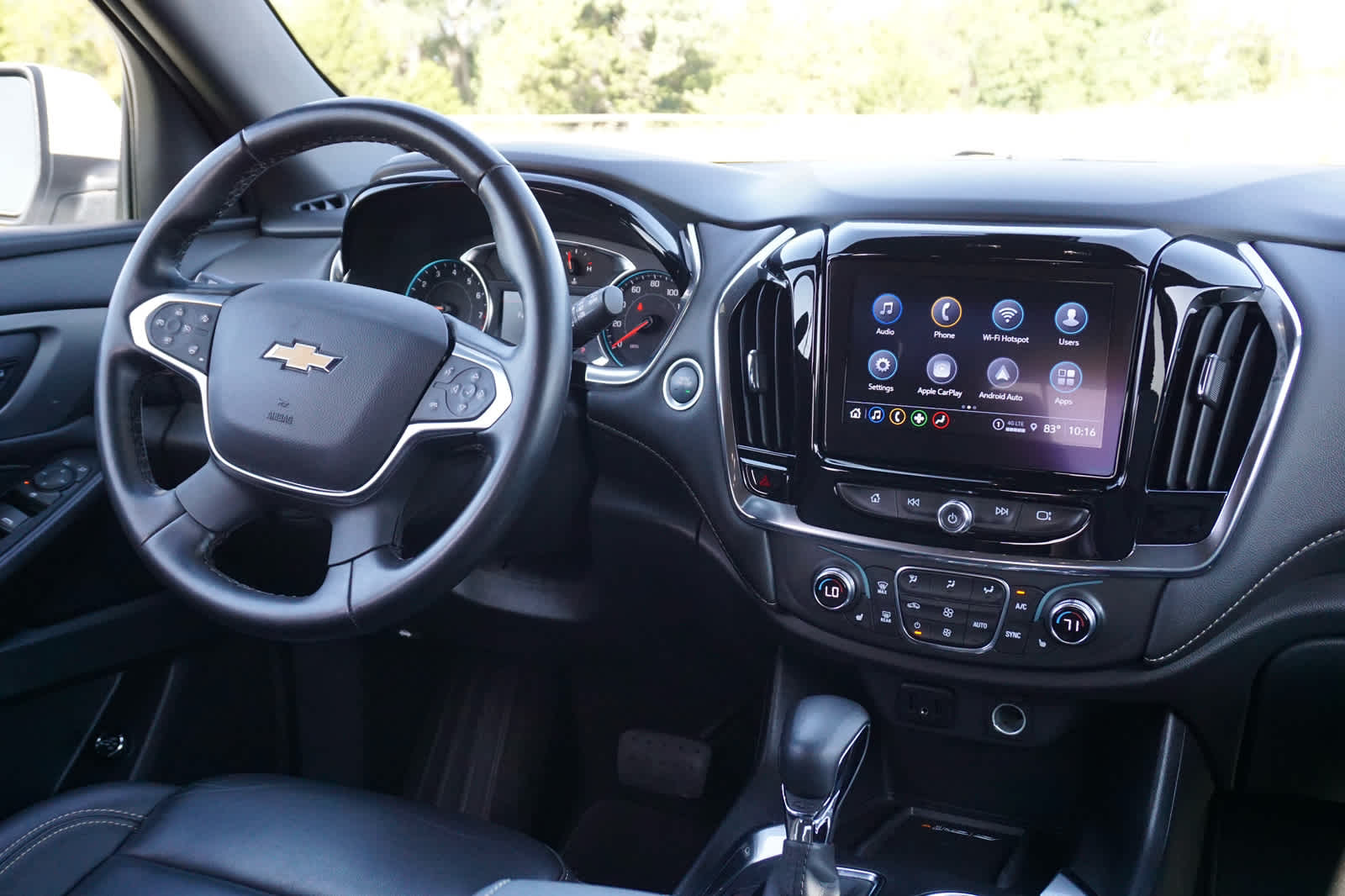 2023 Chevrolet Traverse FWD LT Leather