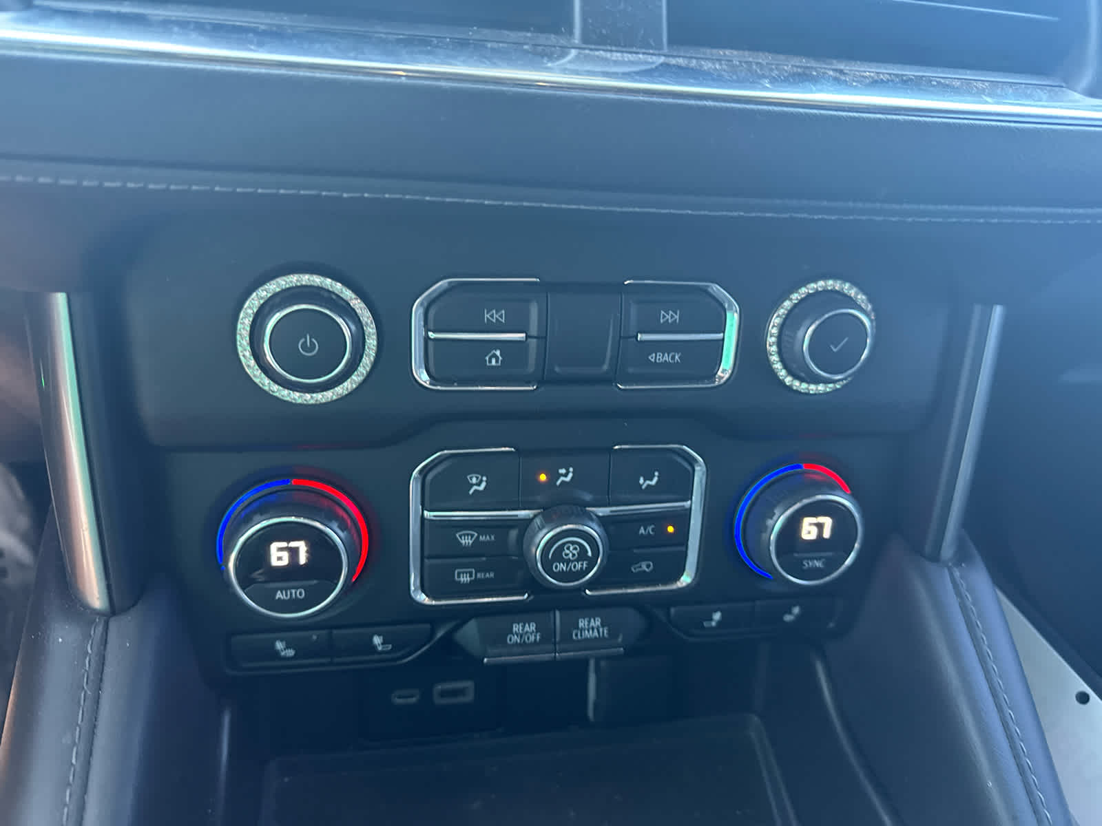 2022 Chevrolet Suburban 2WD LT