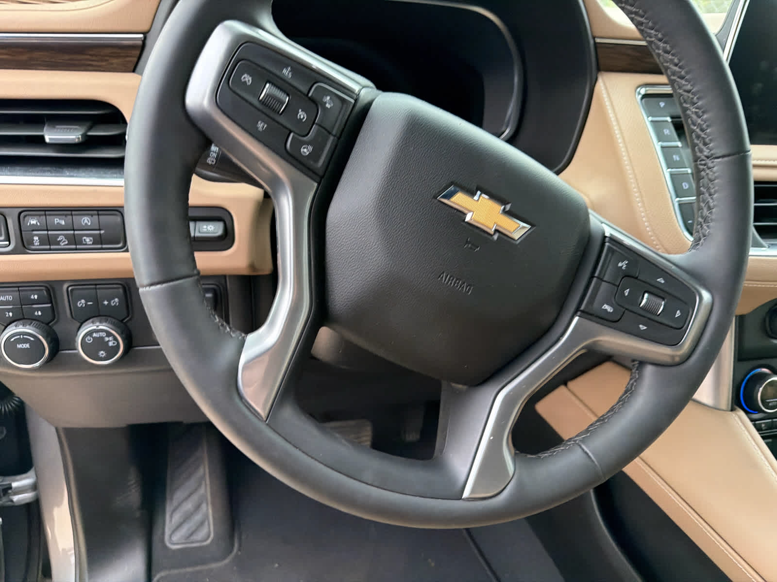 2024 Chevrolet Suburban 4WD Premier