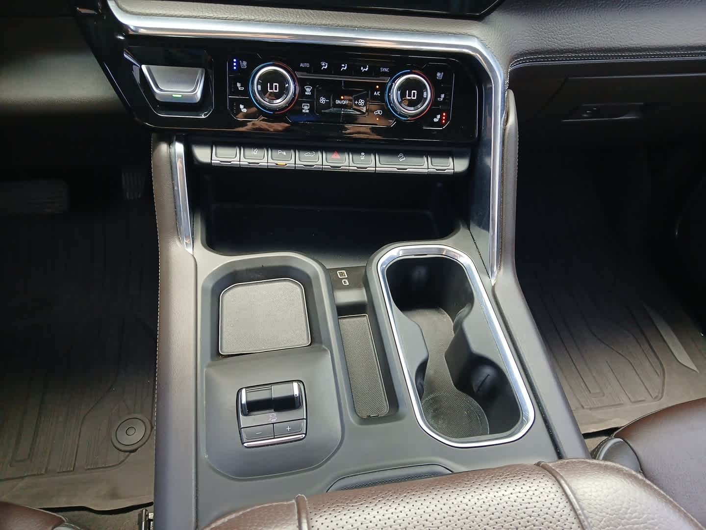 2024 GMC Sierra 2500HD 4WD Crew Cab Standard Bed Denali