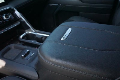 2025 GMC Sierra 2500HD 4WD Crew Cab Standard Bed Denali
