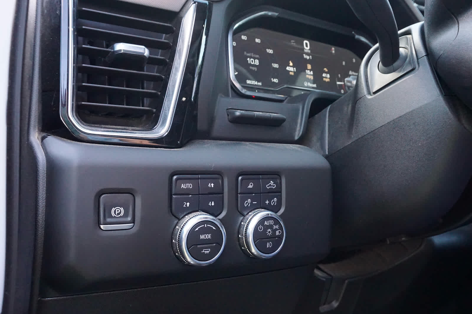 2025 GMC Sierra 2500HD 4WD Crew Cab Standard Bed Denali