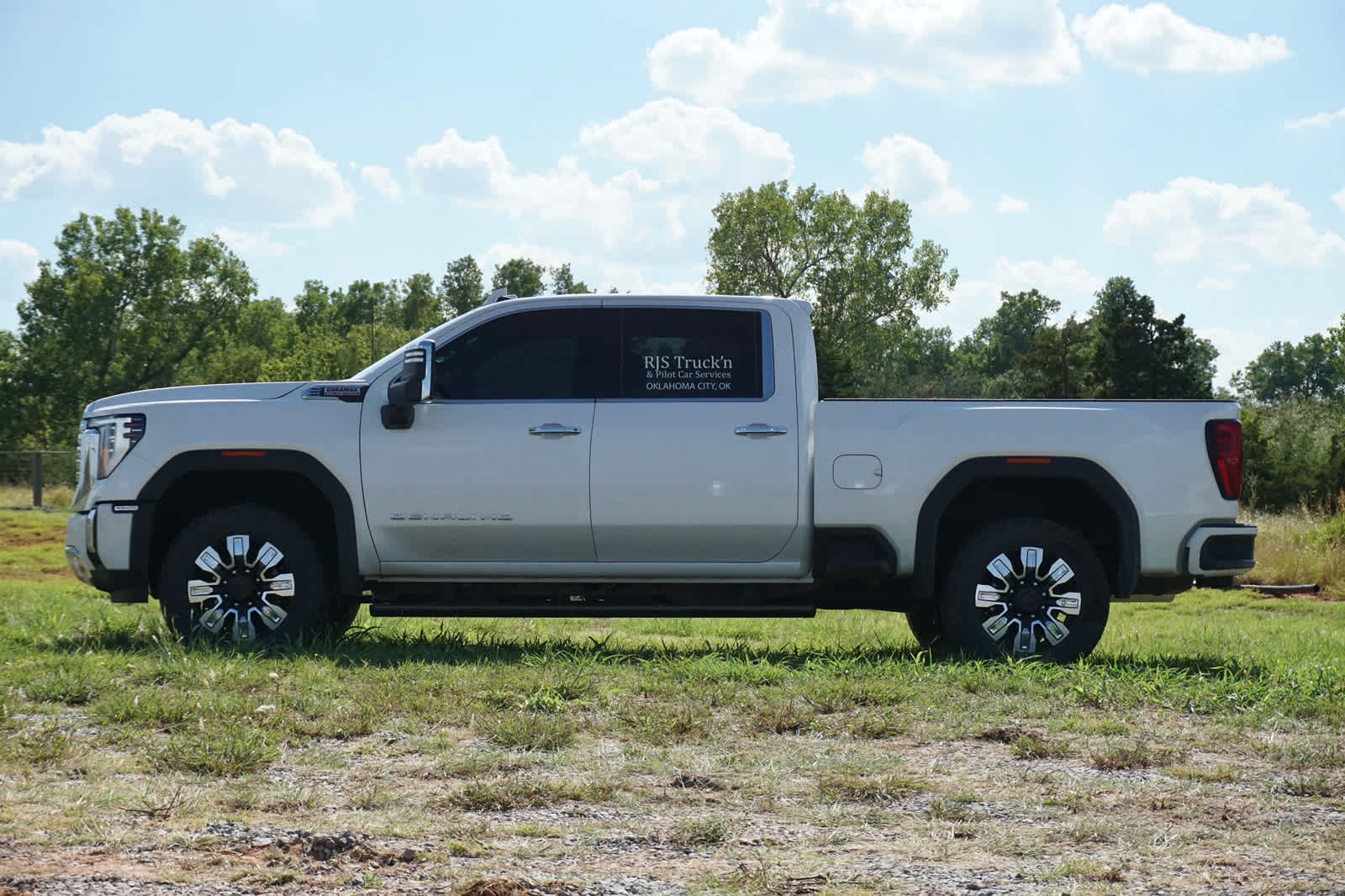 2025 GMC Sierra 2500HD 4WD Crew Cab Standard Bed Denali