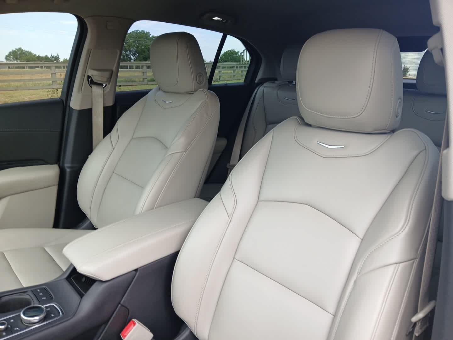 2022 Cadillac XT4 AWD Premium Luxury