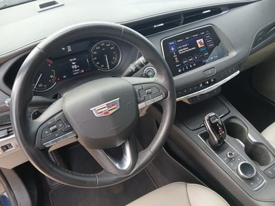 2022 Cadillac XT4 AWD Premium Luxury