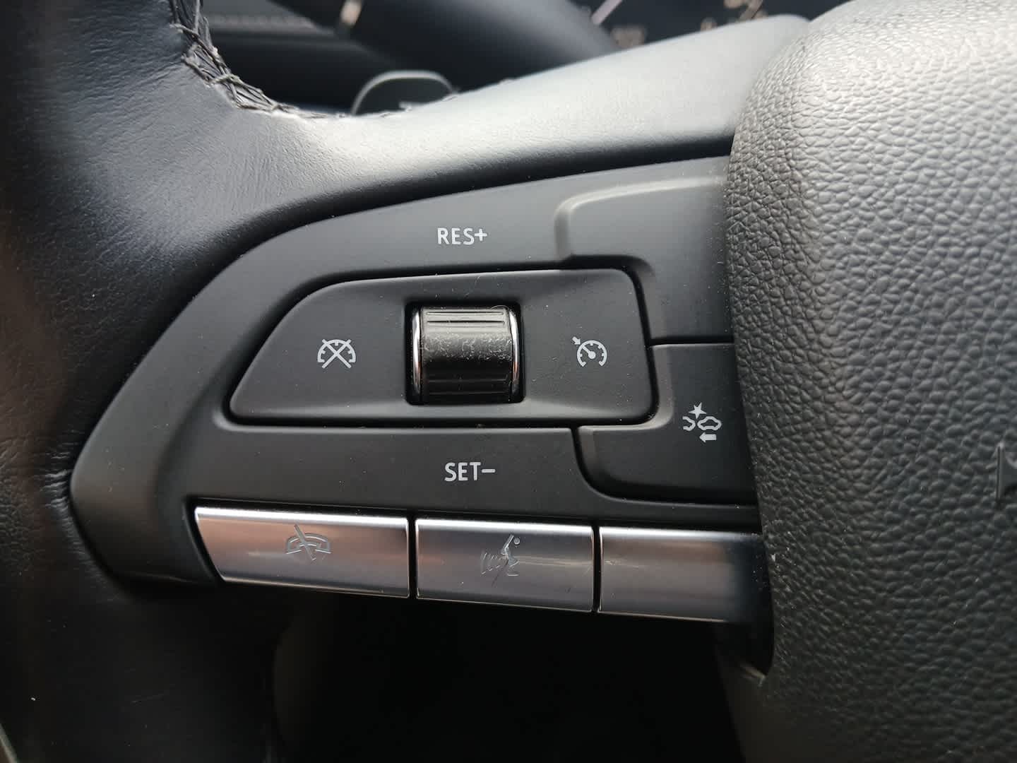 2022 Cadillac XT4 AWD Premium Luxury
