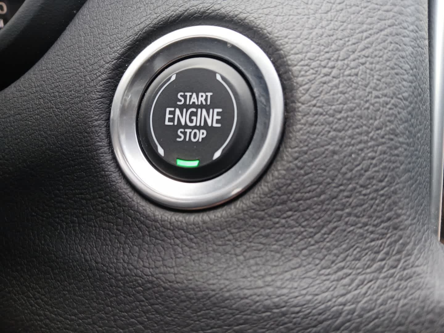 2022 Cadillac XT4 AWD Premium Luxury